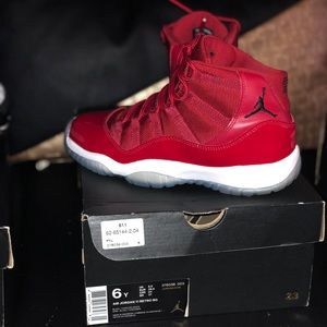 Jordan 11 Gym Red size 6